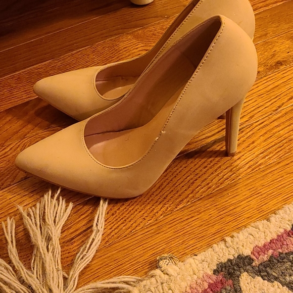 Shoes - Picture 4 of 4